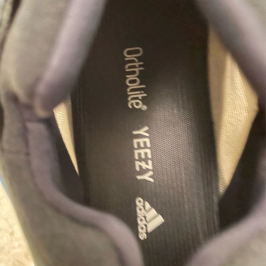 Yeezy 700 V3 白藍 2.0配色初代顏色相近-2