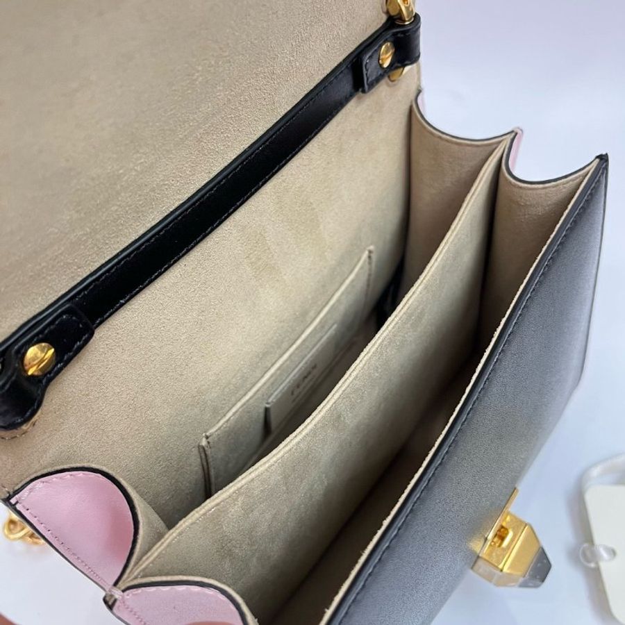 【促銷品】Fendi 8M0381 Mania 小款 Kan I 小牛皮包-5