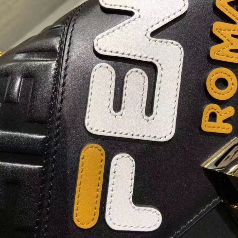 【促銷品】Fendi 8M0381 Mania 小款 Kan I 小牛皮包-9