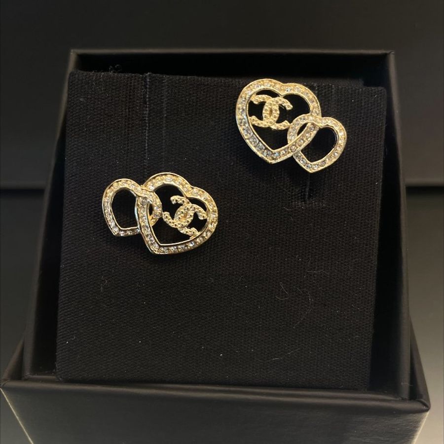 【舊愛新歡】️CHANEL-雙心閃石金色CC耳環(耳針式)-1