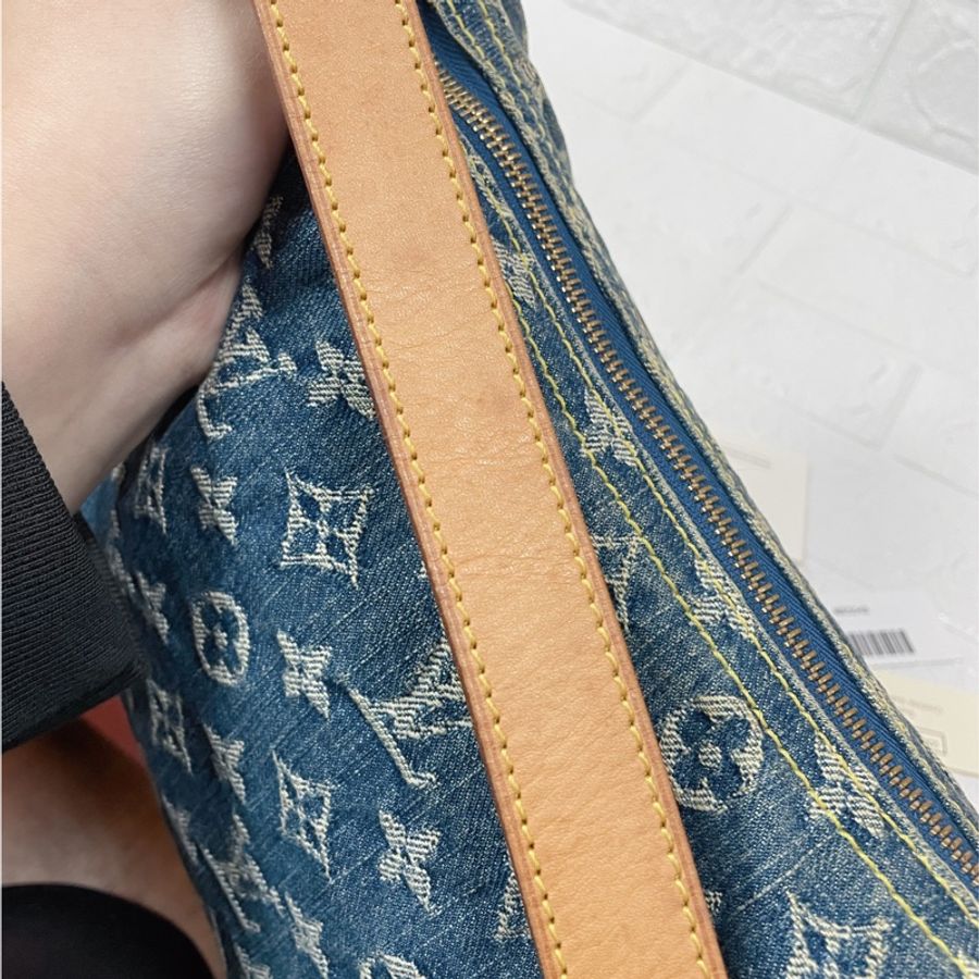 Lv牛仔單寧Baggy腋下枕頭包-24