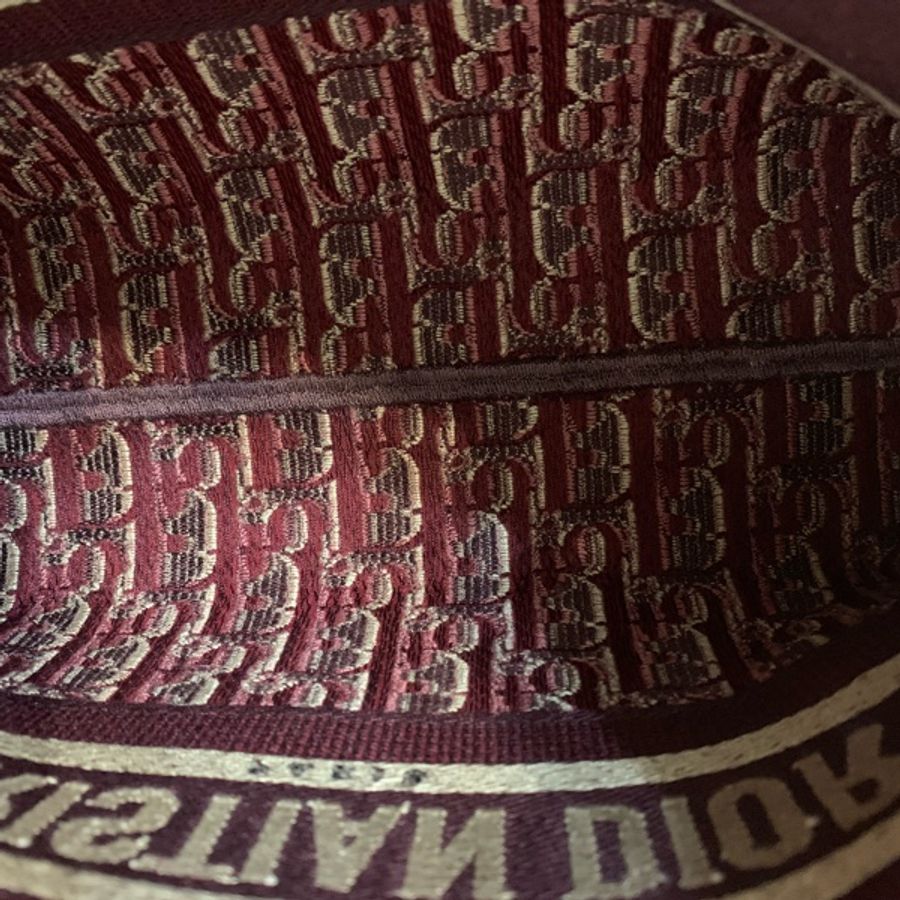 閒置品未使用 刺繡款Christian Dior 迪奧 手拿包 斜背包 側背包 經典標誌 老花 絨毛 化妝包 已改斜背 附贈內瞻包-11
