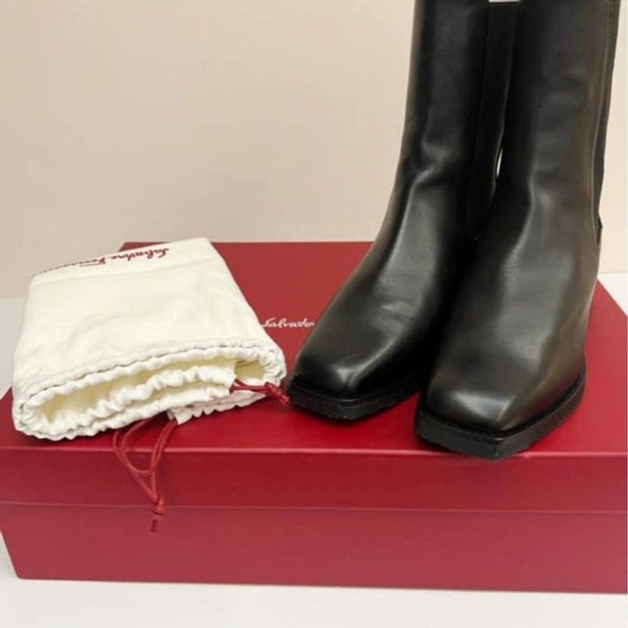 Ferragamo 黑色短靴 僅試穿 尺寸35原價29000-1