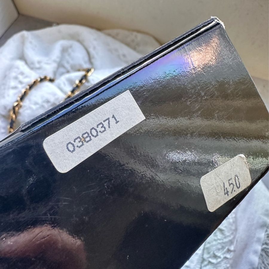 Chanel 稀少香奈兒中古老香半月鏈條包-24