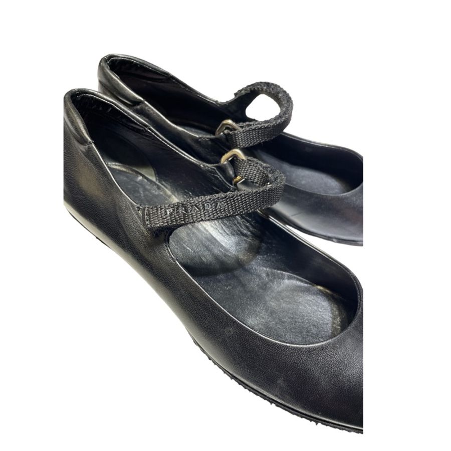 PRADA 皮革低跟鞋 魔鬼粘鞋帶 包鞋 女鞋 （黑色）Size: 38-13