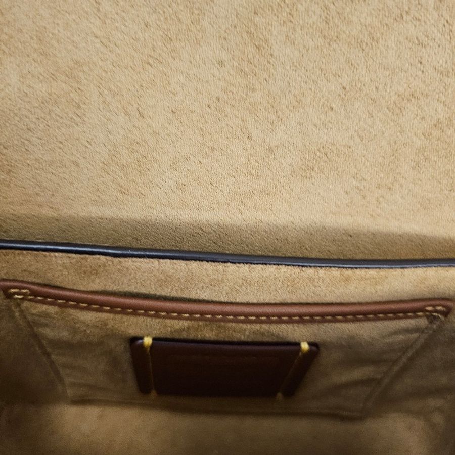 Coach studio (全新) 緹花復古c logo內麂皮小方包 冰川白-10