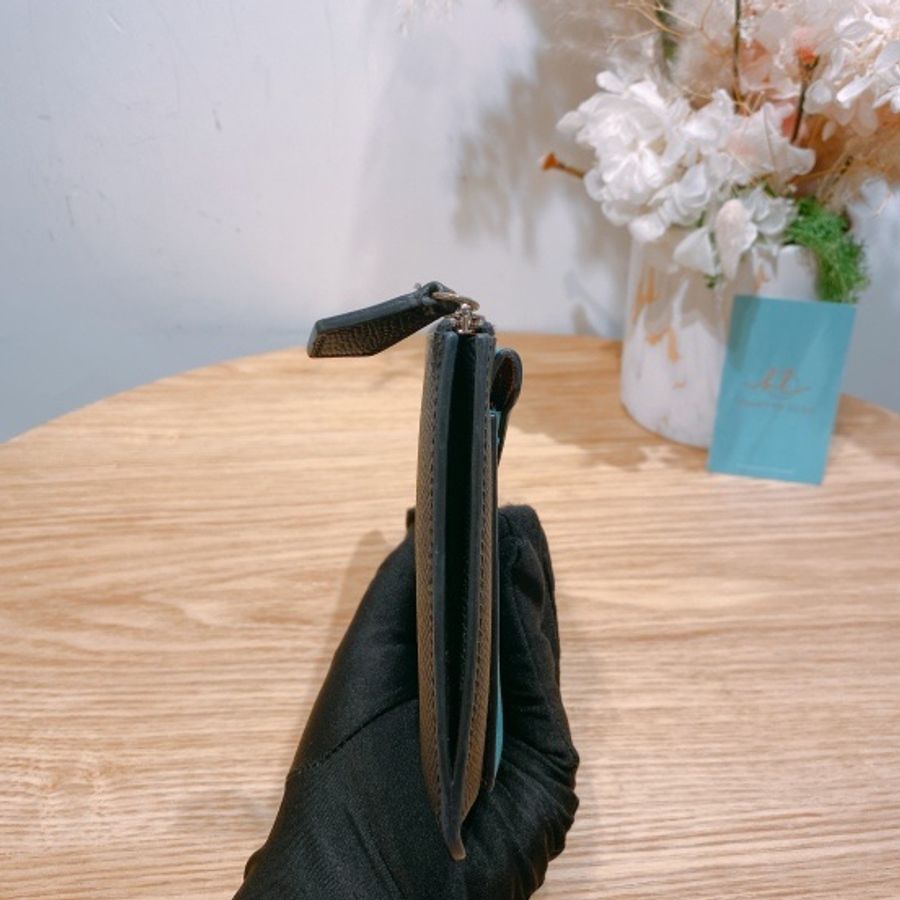 Moynat 摩奈拉鍊手拿包採用經典 Trousse Enveloppe Pouch MM-4