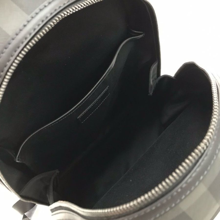 🎁當季特價🎁Burberry 80656301 Rocco 尼龍雙肩包 炭灰色-16