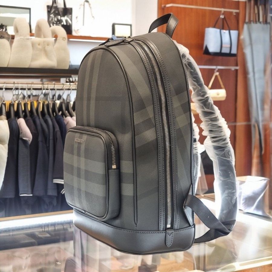 🎁當季特價🎁Burberry 80656301 Rocco 尼龍雙肩包 炭灰色-2