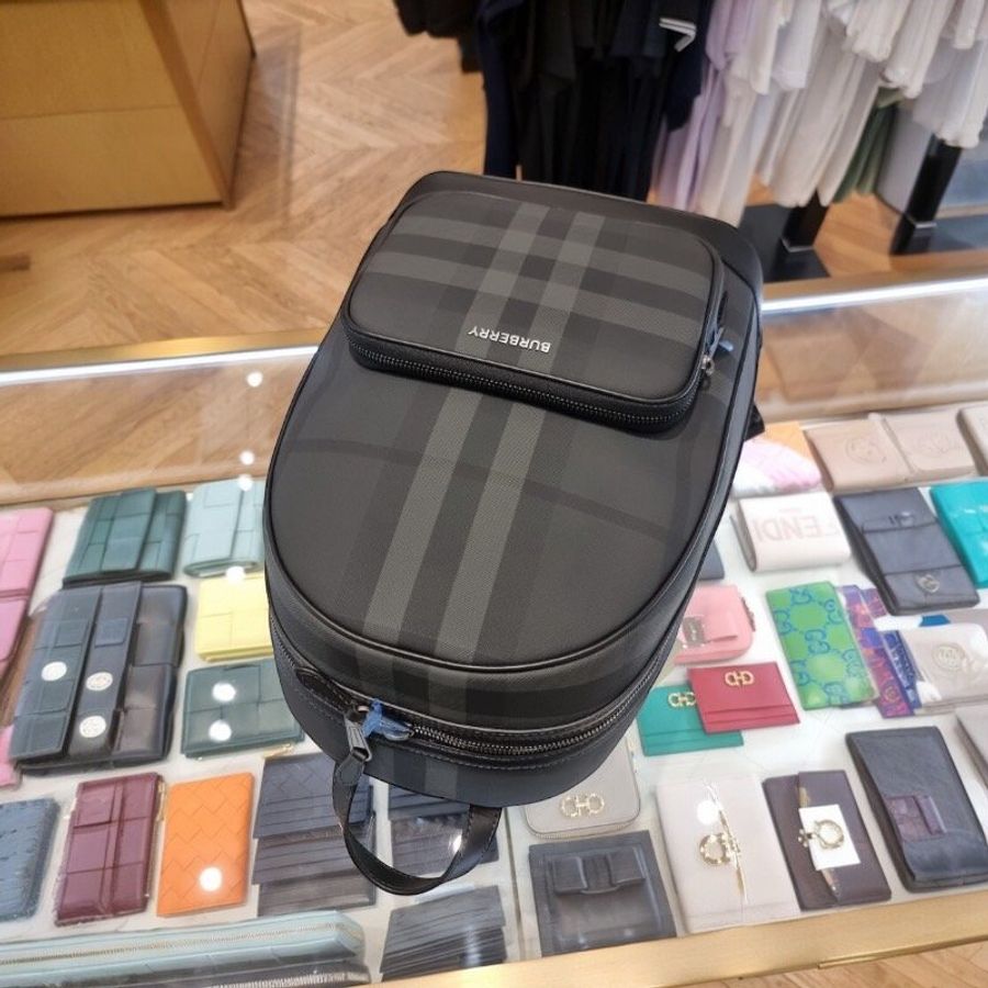 🎁當季特價🎁Burberry 80656301 Rocco 尼龍雙肩包 炭灰色-8