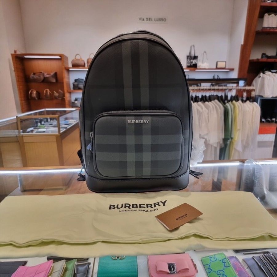 🎁當季特價🎁Burberry 80656301 Rocco 尼龍雙肩包 炭灰色-9