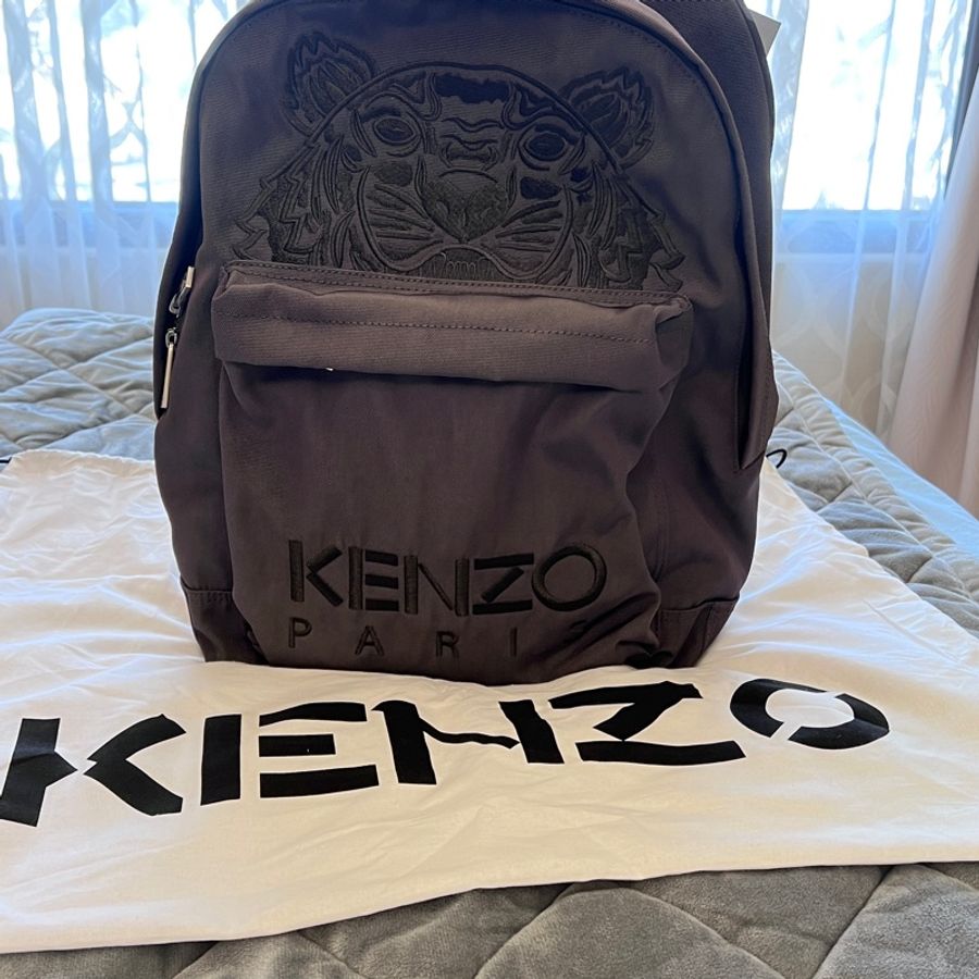 KENZO軍綠色虎頭刺繡尼龍後背包-0
