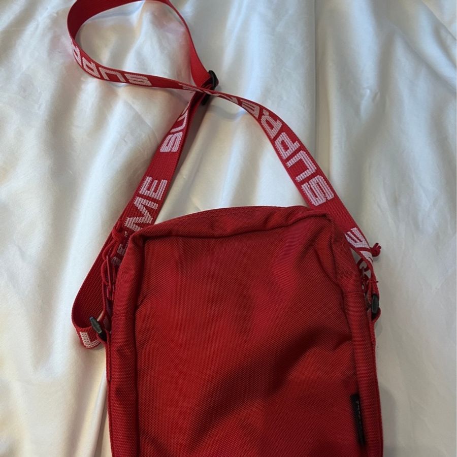 supreme斜背包-1