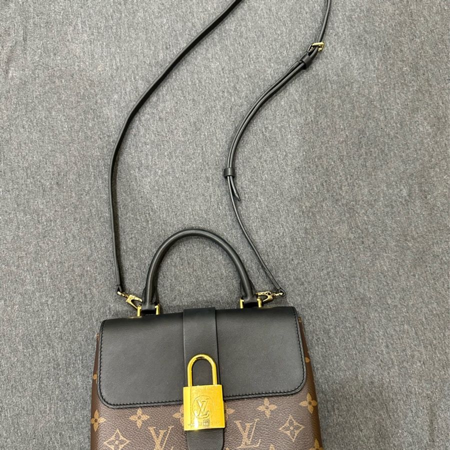 LOUIS VUITTON -Locky BB-2