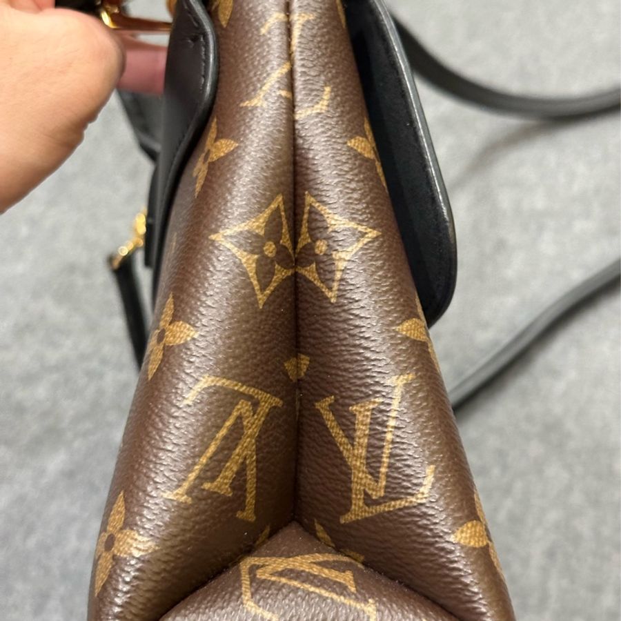 LOUIS VUITTON -Locky BB-25
