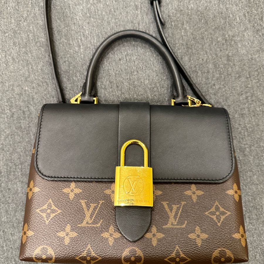 LOUIS VUITTON -Locky BB-42