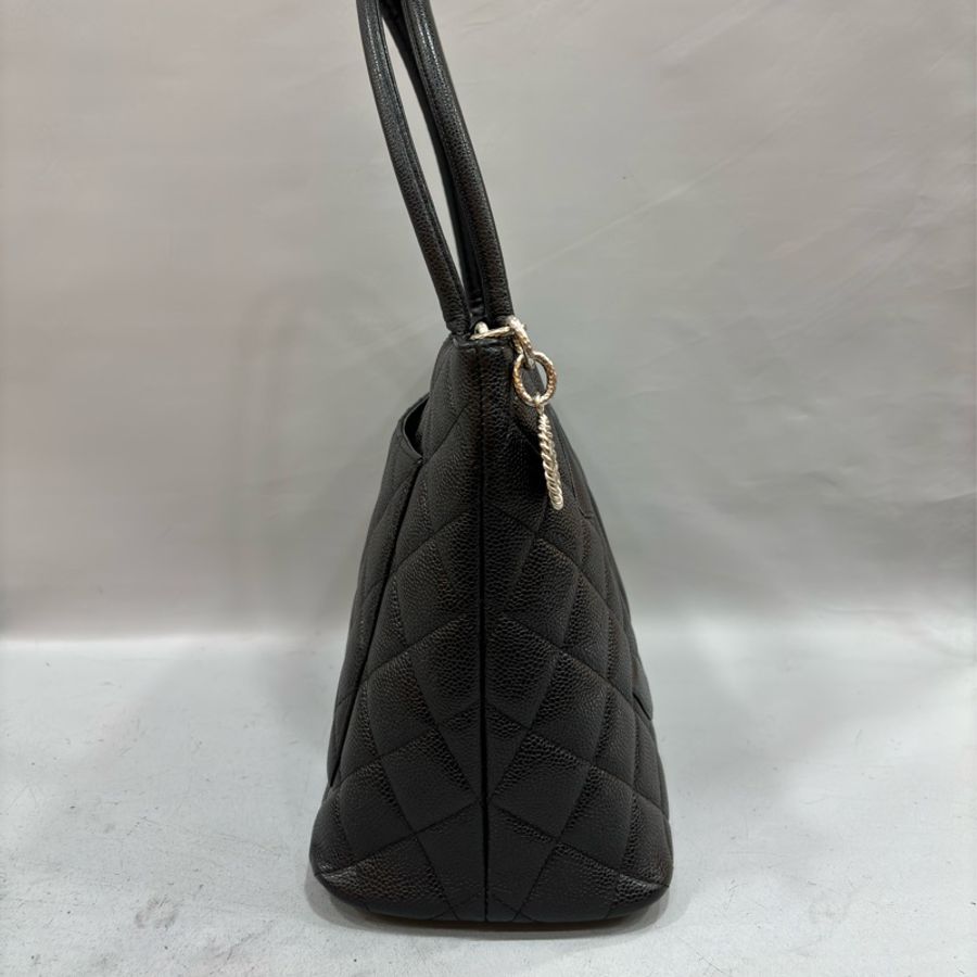 CHANEL 1804 黑色 荔枝皮 銀釦 金幣包 手提包 Vintage-1