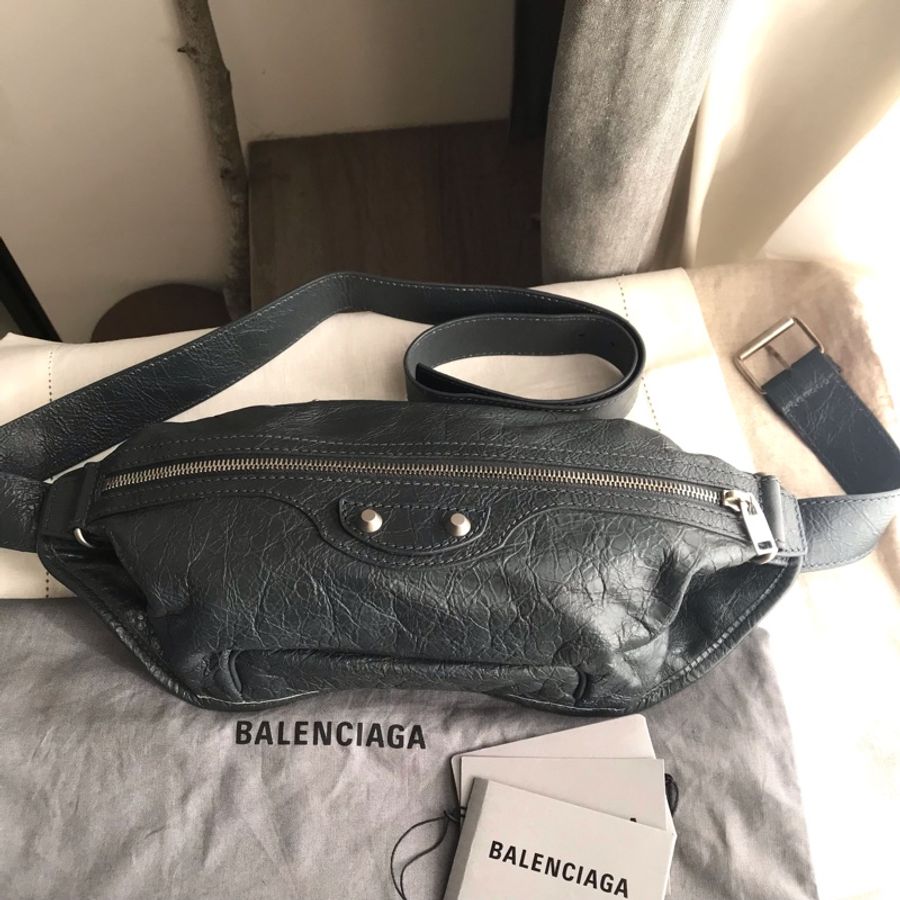 🧣新年快樂🧣 Balenciaga 巴黎世家》機車包系列》 NEO LIFT羊皮拉鍊腰包 🌠腰包/胸口包/斜背/側背🌠正品🌠近新🌠男女皆可🌠 立體包型2⃣️層空間足🌠油蠟牛皮冰裂紋耐用🌠-2