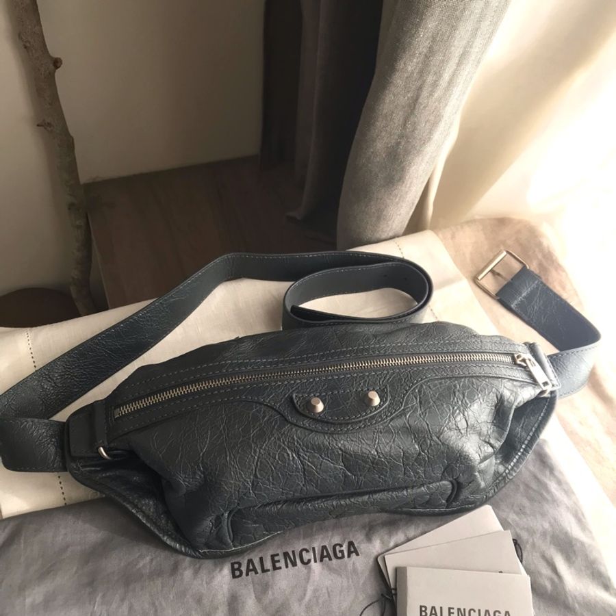 🧣新年快樂🧣 Balenciaga 巴黎世家》機車包系列》 NEO LIFT羊皮拉鍊腰包 🌠腰包/胸口包/斜背/側背🌠正品🌠近新🌠男女皆可🌠 立體包型2⃣️層空間足🌠油蠟牛皮冰裂紋耐用🌠-8