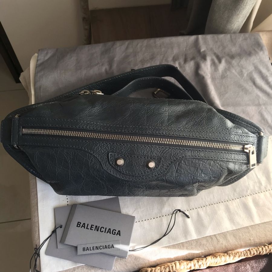 🧣新年快樂🧣 Balenciaga 巴黎世家》機車包系列》 NEO LIFT羊皮拉鍊腰包 🌠腰包/胸口包/斜背/側背🌠正品🌠近新🌠男女皆可🌠 立體包型2⃣️層空間足🌠油蠟牛皮冰裂紋耐用🌠-9