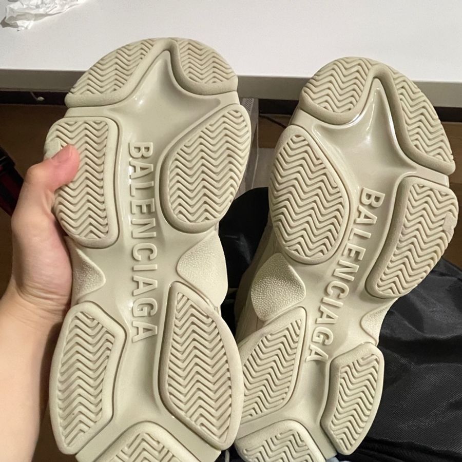 Balenciaga 老爹鞋 淺灰色38號 配件有鞋帶-3