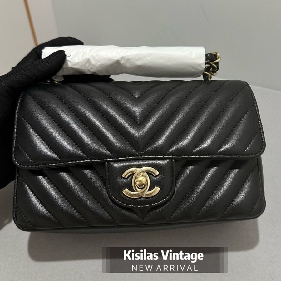 Chanel Lambskin 20cm v紋金扣-0