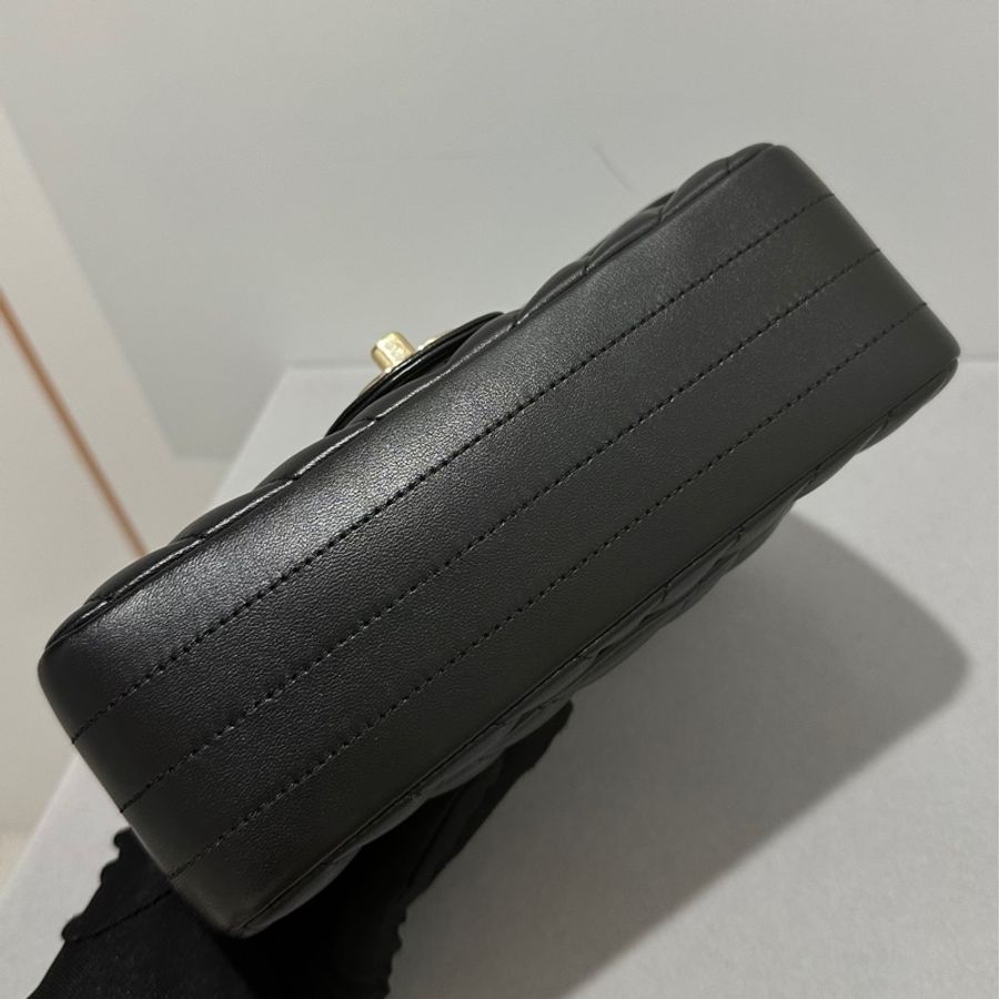 Chanel Lambskin 20cm v紋金扣-7