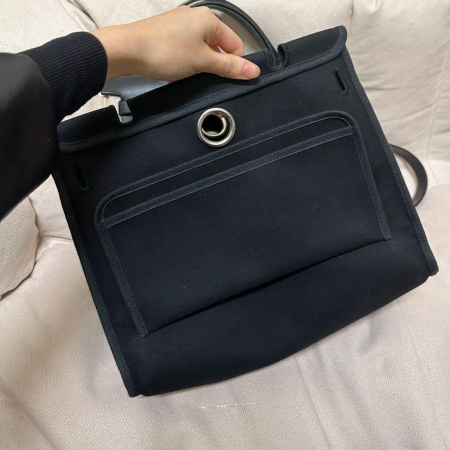 🔥兩個顏色一次擁有🔥男女通用 #Hermes #Herbag 31 ·#經典黑 x #熊貓配色‼️-7