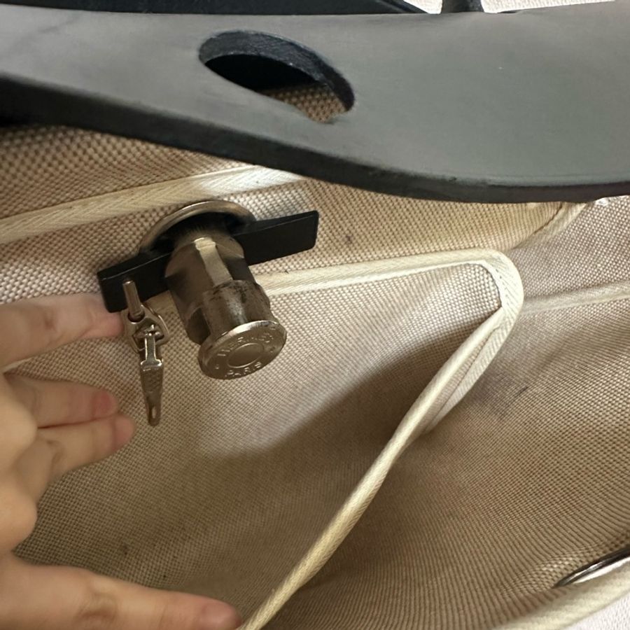 🔥兩個顏色一次擁有🔥男女通用 #Hermes #Herbag 31 ·#經典黑 x #熊貓配色‼️-33