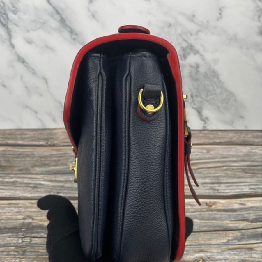 Louis Vuitton Metis  Monogram 午夜藍皮革壓紋郵差包-1