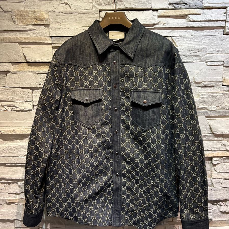GUCCI 新款 深色 單寧 丹寧 logo 長袖 襯衫 外套 全新、原價約六萬 全新割愛35800心頭愛 ♠️52號 ♠️附吊牌、衣套-3