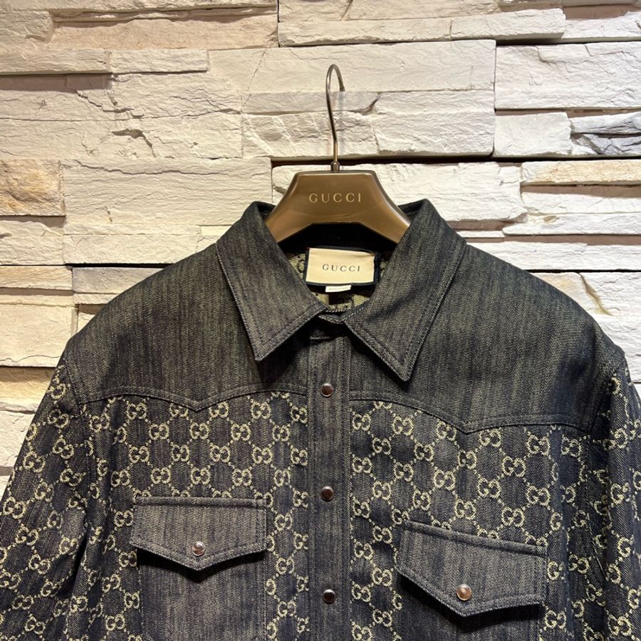 GUCCI 新款 深色 單寧 丹寧 logo 長袖 襯衫 外套 全新、原價約六萬 全新割愛35800心頭愛 ♠️52號 ♠️附吊牌、衣套-4