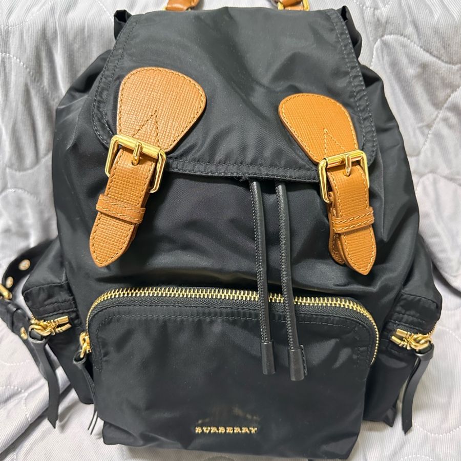 Burberry後背包 送熊熊吊飾 The Rucksack 尼龍後背包 軍旅後背包-17