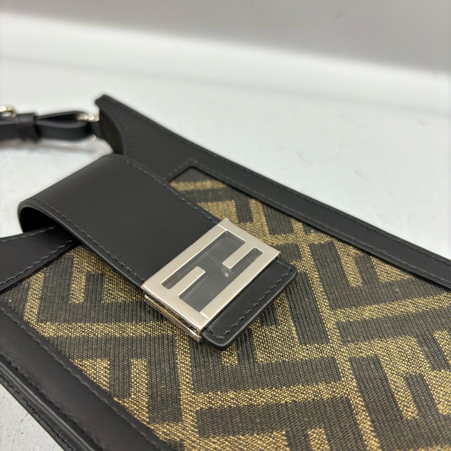 FENDI 7AR944 老花 手機包 小廢包 斜背包-20