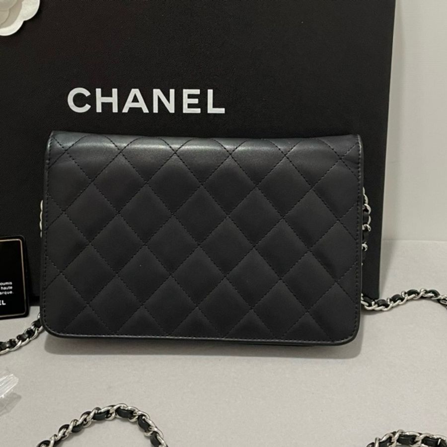 Chanel WOC-2
