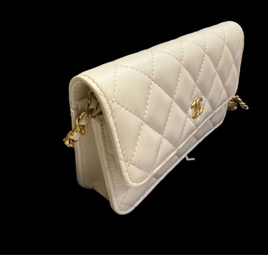 CHANEL 小金球 FLAP PHONE HOLDER WOC-3