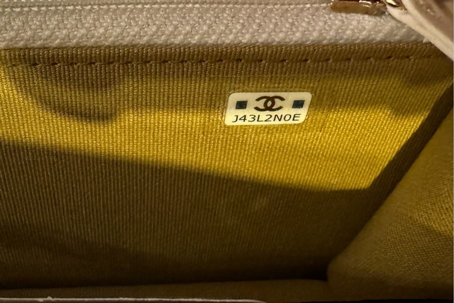 CHANEL 小金球 FLAP PHONE HOLDER WOC-5