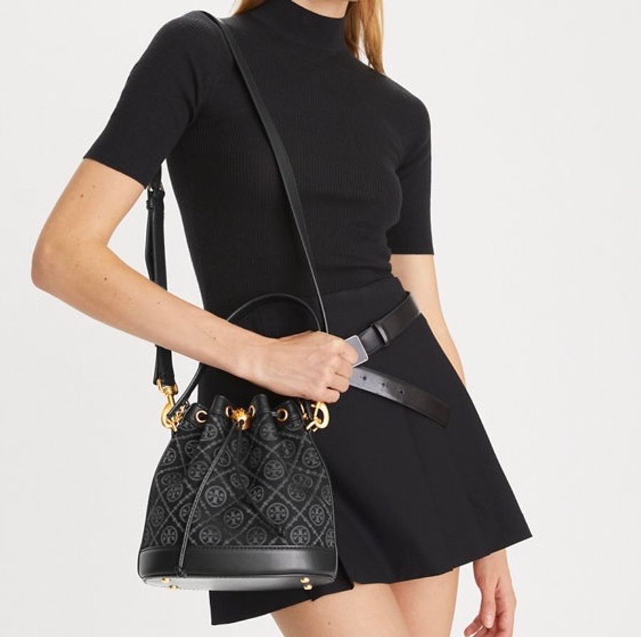 Tory Burch全新新色 T Monogram jacquard shoulder bag 黑金水桶包-0