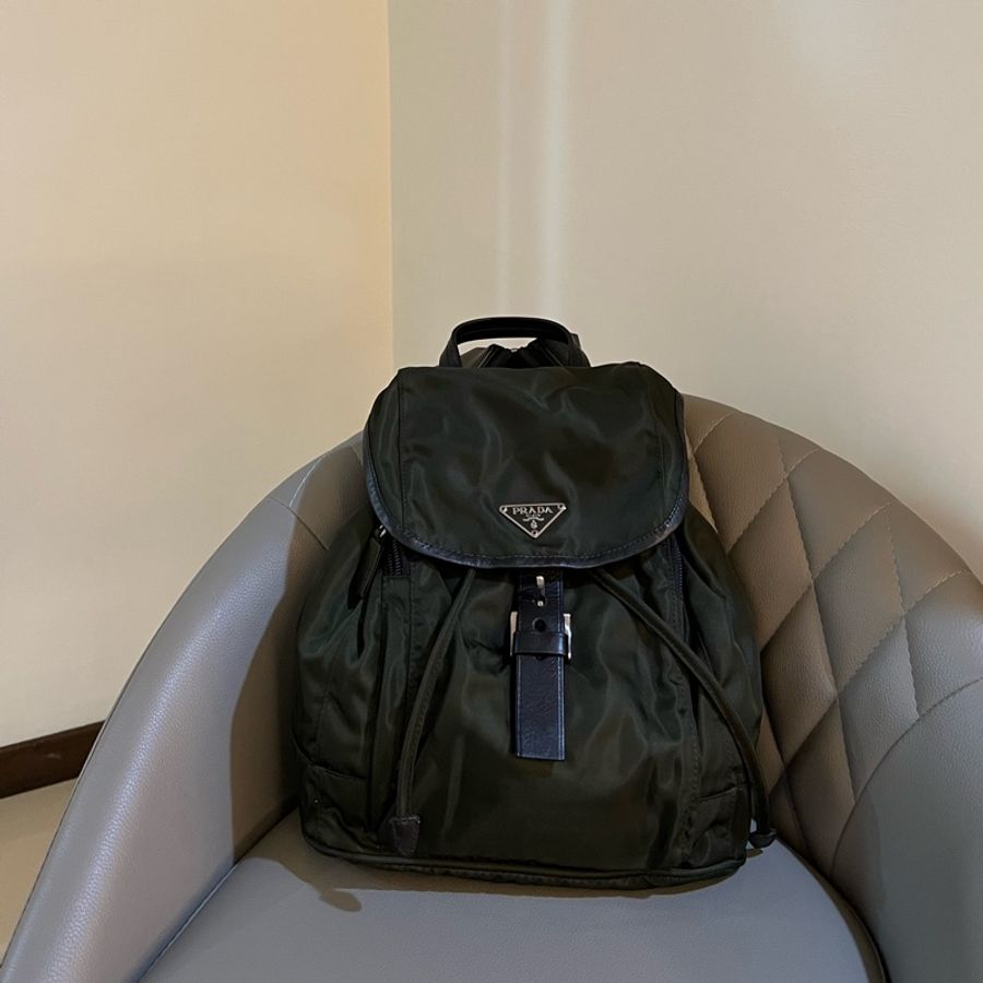 ［二手Prada］經典尼龍後背包_軍綠-0