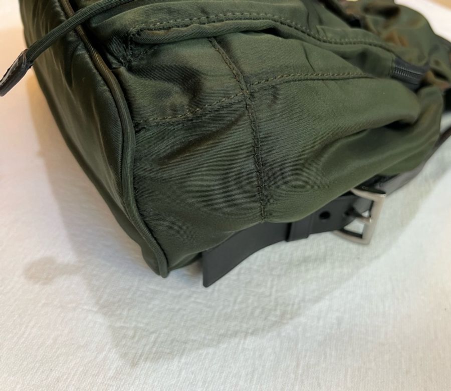 ［二手Prada］經典尼龍後背包_軍綠-1