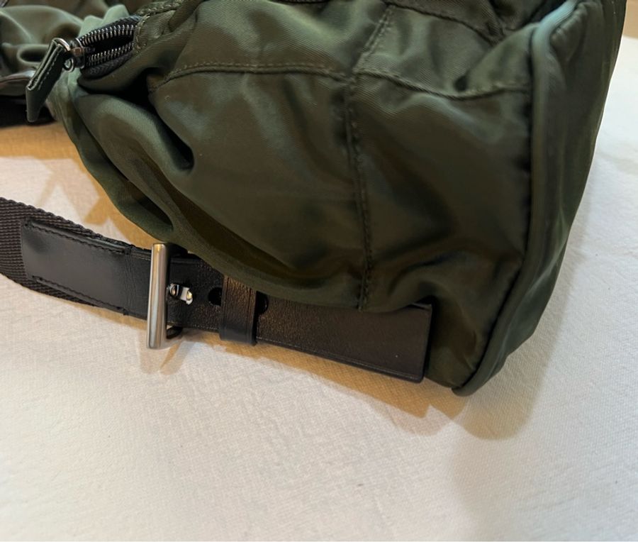 ［二手Prada］經典尼龍後背包_軍綠-2