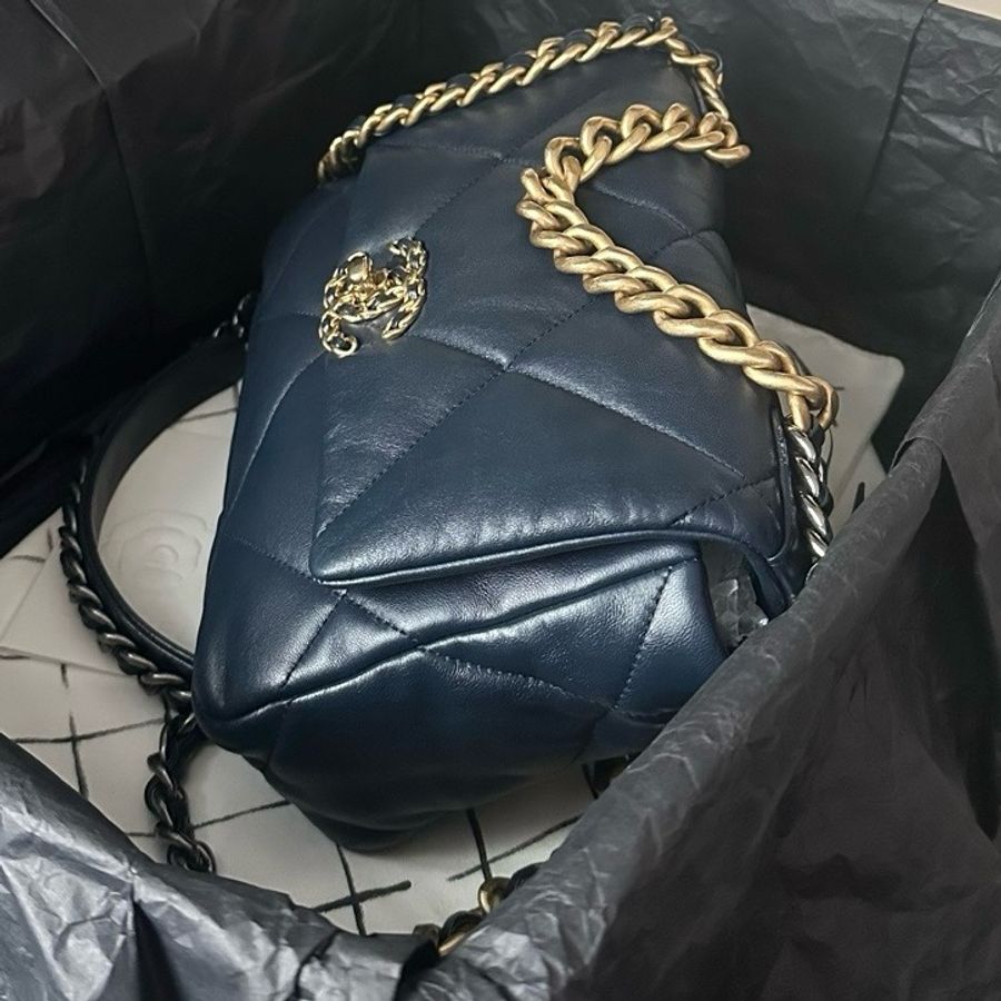 CHANEL 19bag small 藍色金扣-4