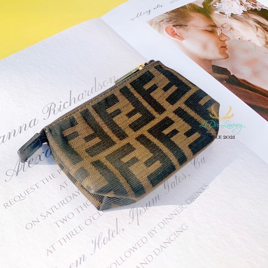 FENDI 芬迪 布面 緹花布 FFlogo 老花 一字拉鍊 零錢包 卡包-1