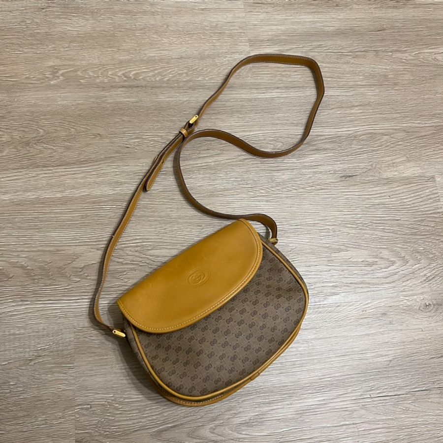 瑞奇二手精品 Gucci 滿版 pvc 半月包-7