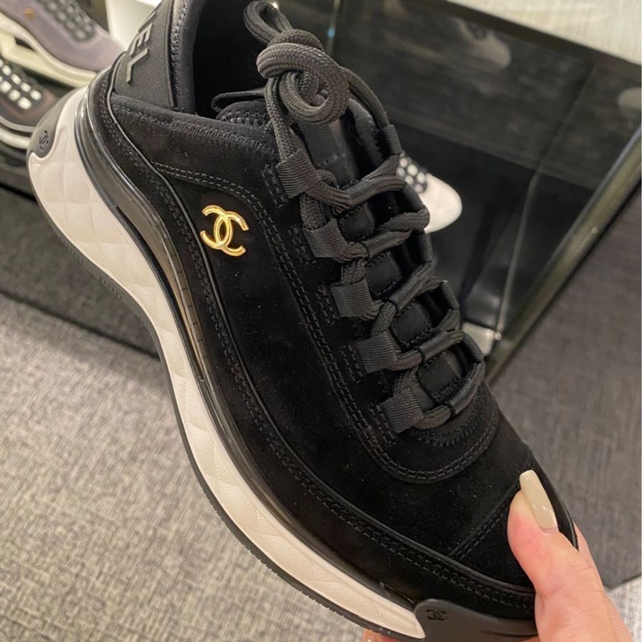 Chanel 全新23K經典雙C麂皮氣墊運動鞋-0