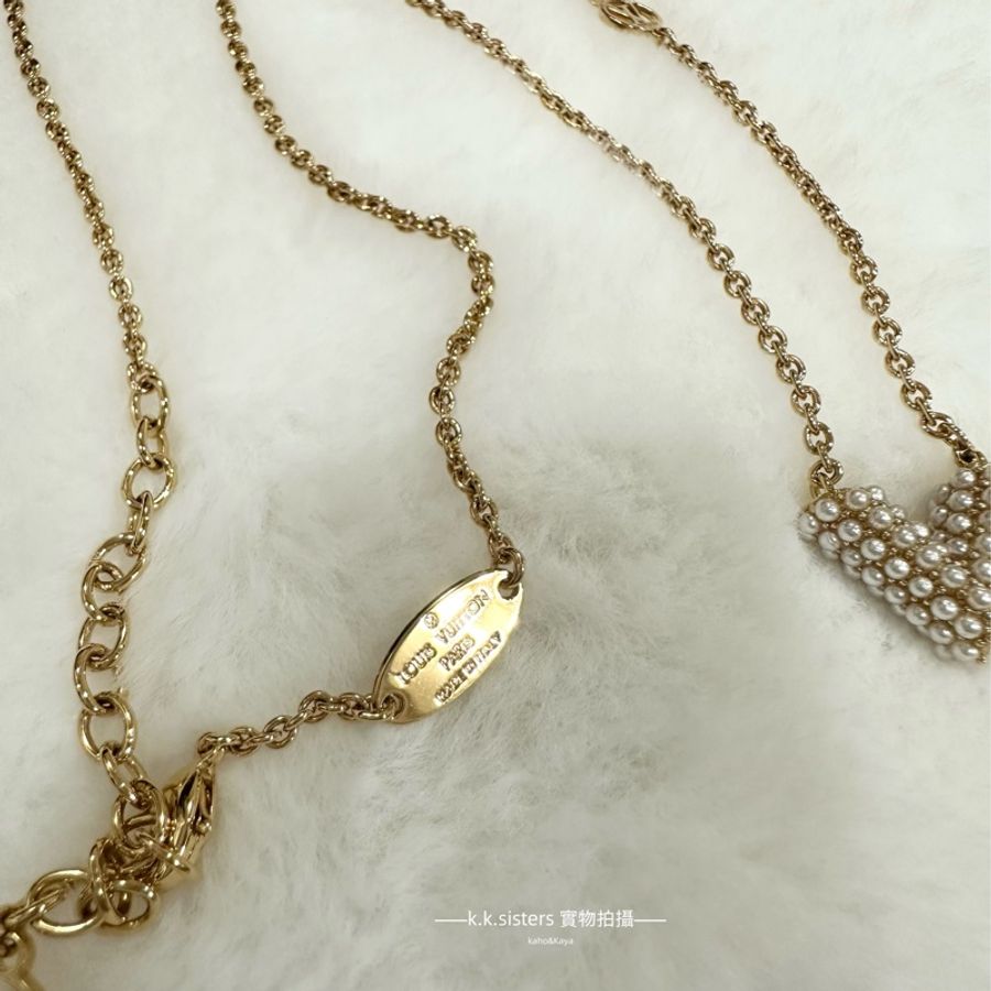 LV M68358 Essential V Peale 珍珠鑲嵌項鍊(金)-4
