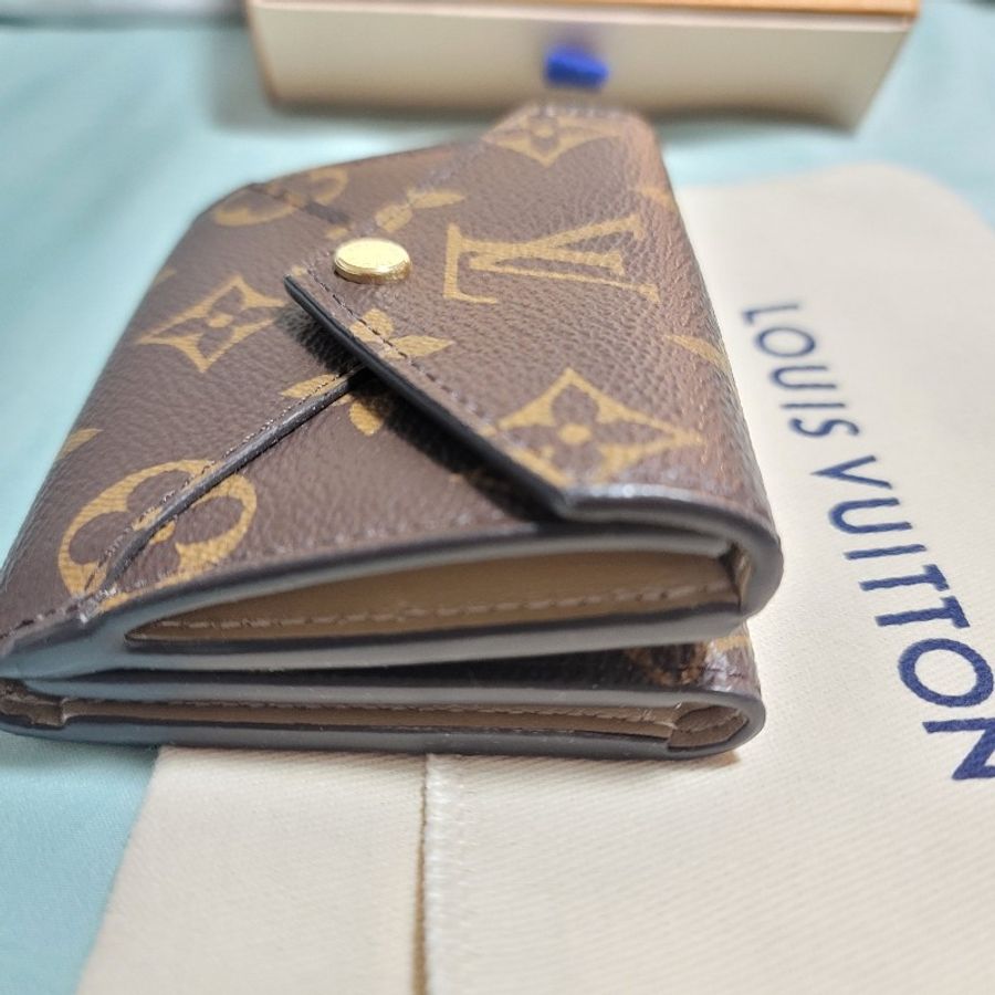 LV M81667 經典CELESTE系列Monogram印花帆布暗釦三折短夾(香檳色)-2