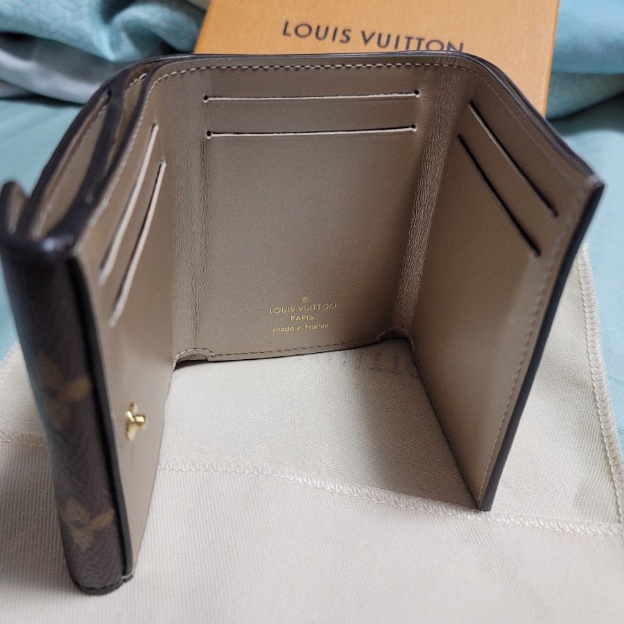 LV M81667 經典CELESTE系列Monogram印花帆布暗釦三折短夾(香檳色)-21