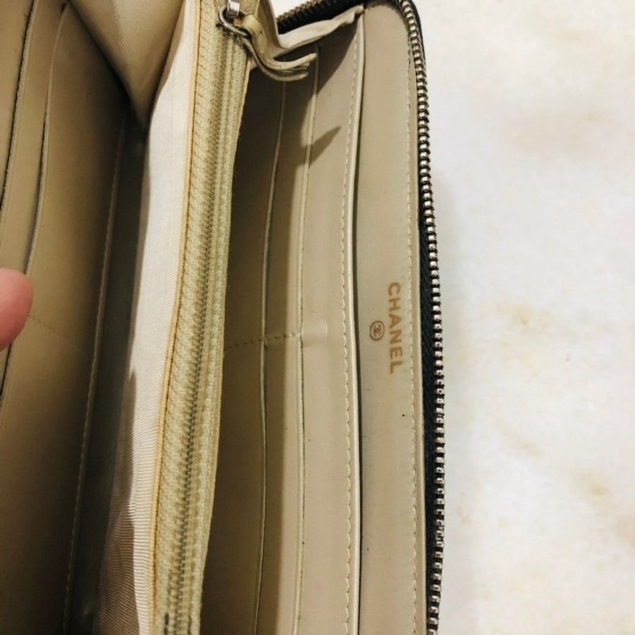CHANEL經典菱格壓紋雙C LOGO拉鍊長夾(黑)-2