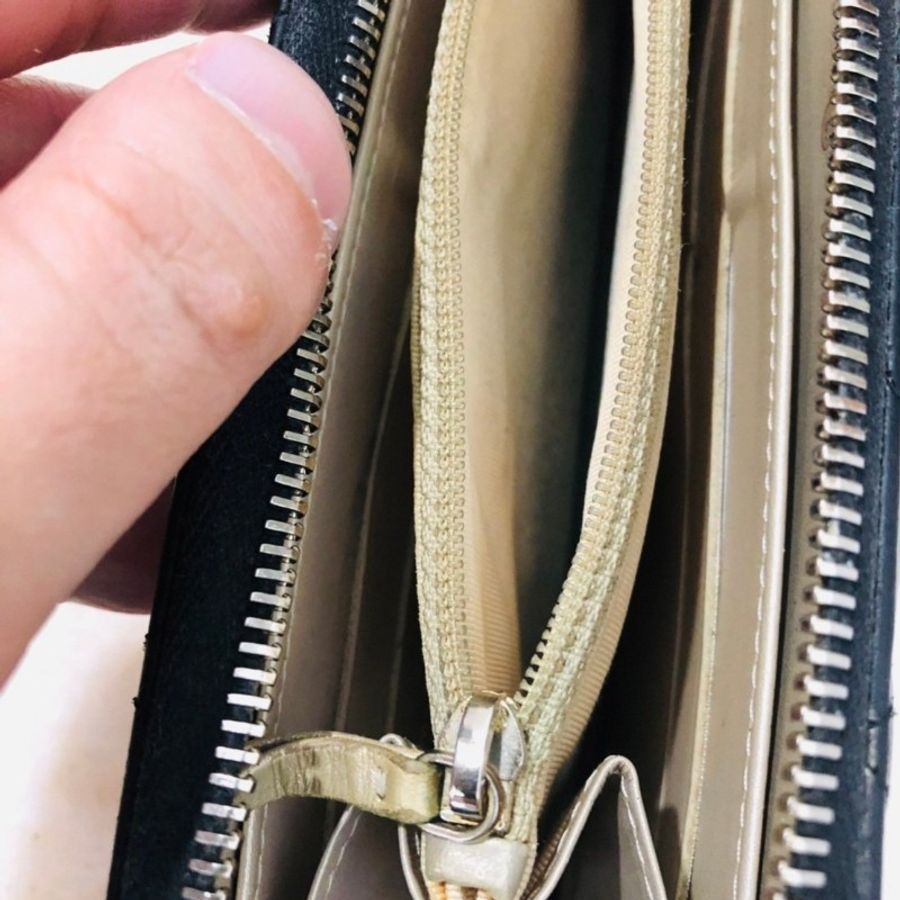 CHANEL經典菱格壓紋雙C LOGO拉鍊長夾(黑)-6